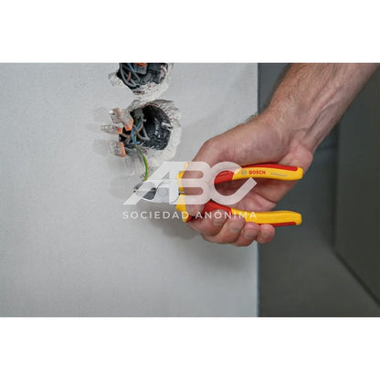 ALICATE CORTE DIAG. VDE 160 EN COLOR PLATA, AMARILLO Y ROJO DESARROLADA PARA ELECTRICISTAS BOSCH 1600A02ND9