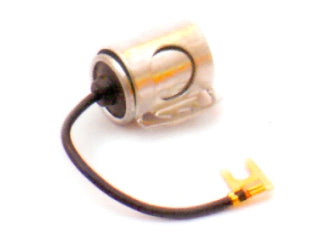CONDENSADORES UNIVERSAL AUTOLITE CON ABRAZADERA 017 VOLTS_